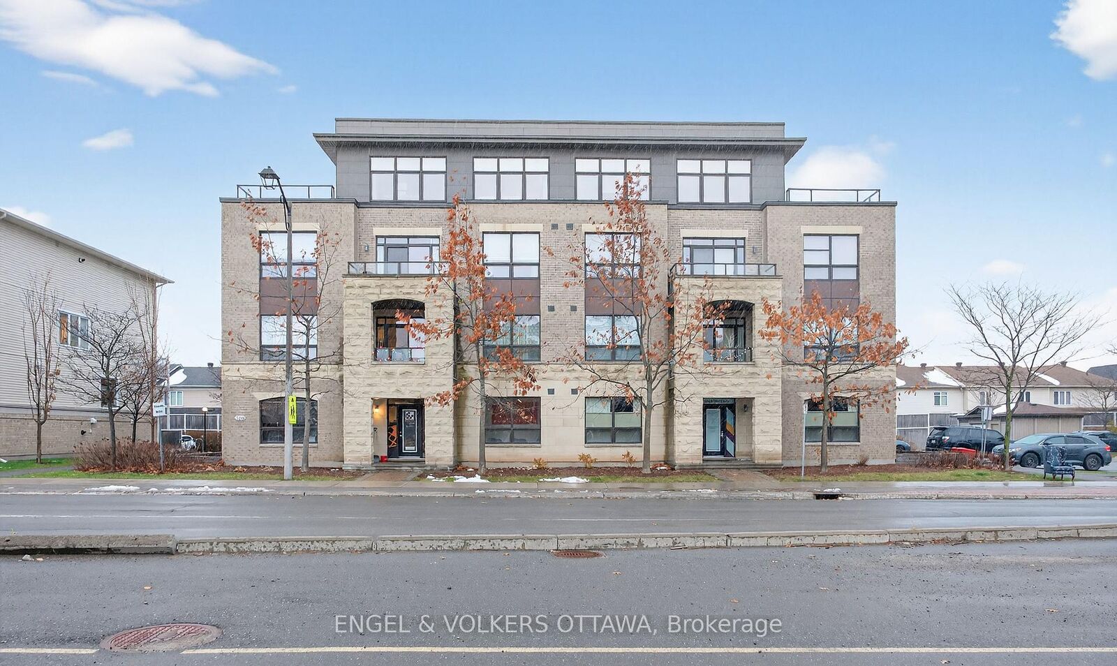 Property Photo:  760 Chapman Mills Drive 302  ON K2J 3V2 