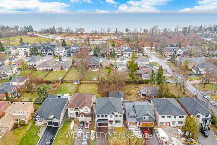 Photo de la propriété:  2955D Seabreeze Road  ON L1S 1X6 