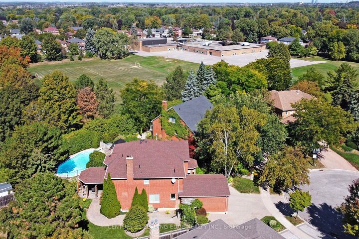 Photo de la propriété:  22 Amberwood Court  ON L3R 9N1 