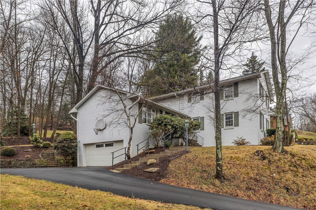 Property Photo:  103 Lynbrook Dr  PA 15317 