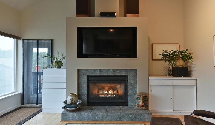 Property Photo: 5471 Secret Cove Road 7 BC V7Z 1G8
