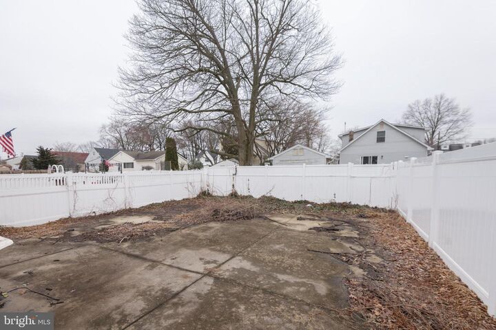 Property Photo:  27 Lincoln Avenue  NJ 08059 