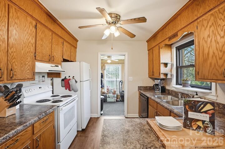 Property Photo:  2973 Shady Lane  NC 28208 