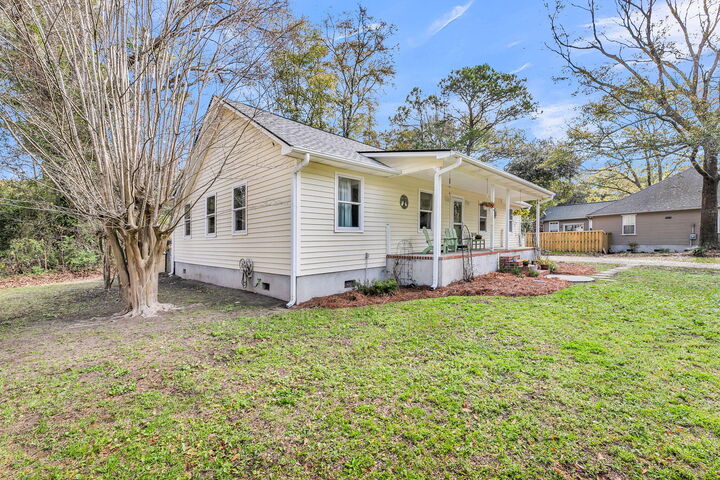 Property Photo:  1014 Benton Bnd Road  SC 29412 
