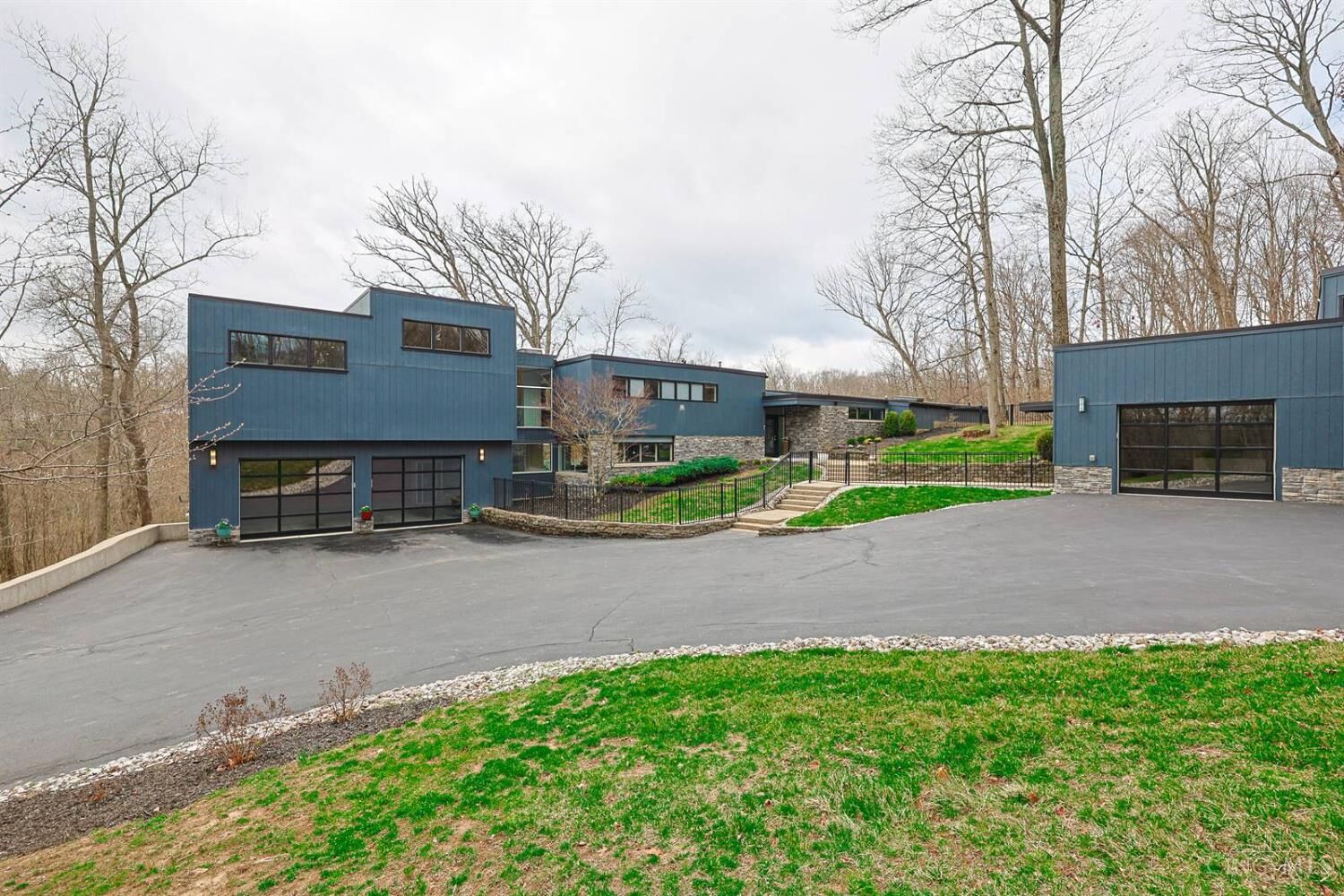 Property Photo: 311 Ritchie Avenue OH 45215