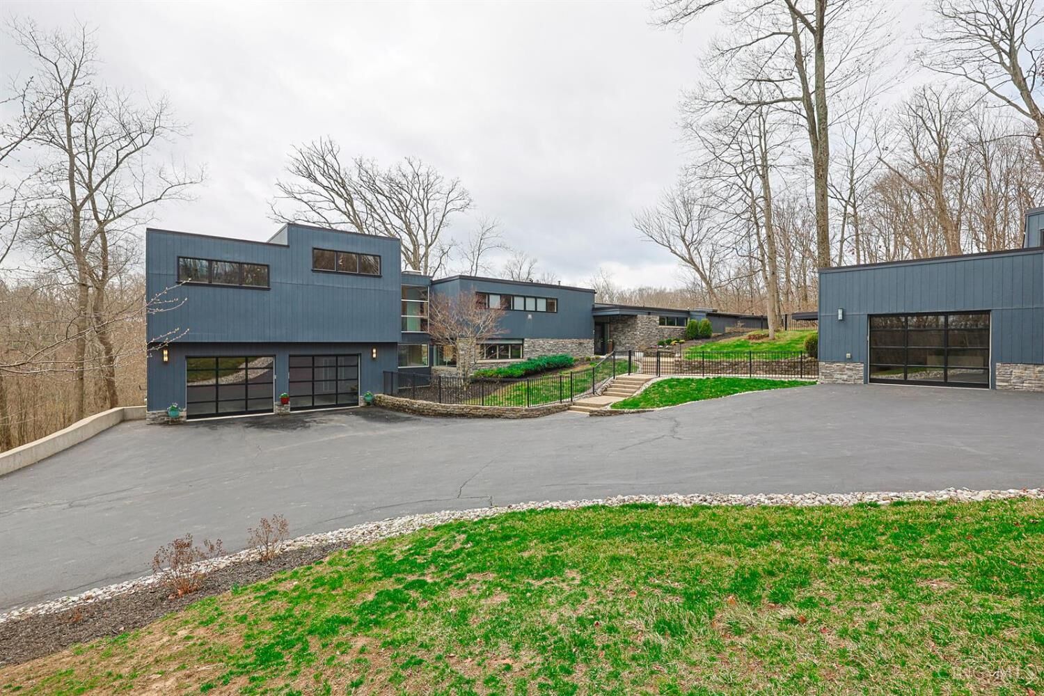 Property Photo: 311 Ritchie Avenue OH 45215