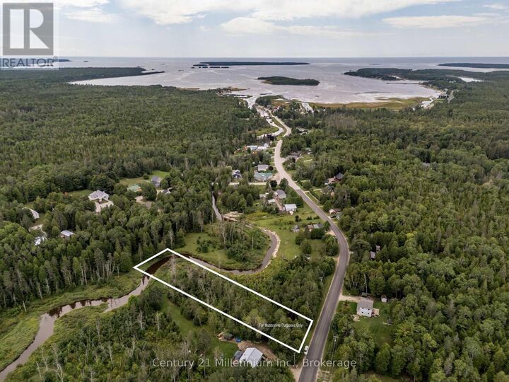 Photo de la propriété:  624 Stokes Bay Road  ON N0H 1W0 