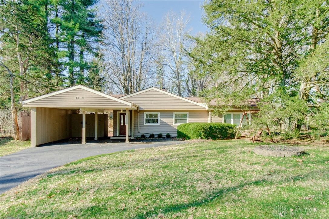 Property Photo: 1328 Shawnee Drive OH 45387