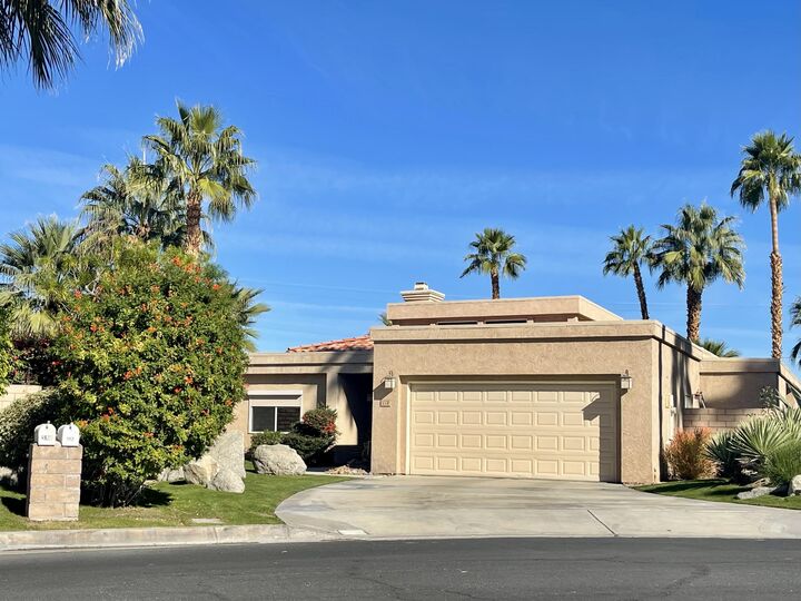Property Photo: 112 Chelsea Circle CA 92260