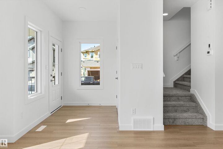 Property Photo: 1060 14 Avenue NW AB T6T 2W7