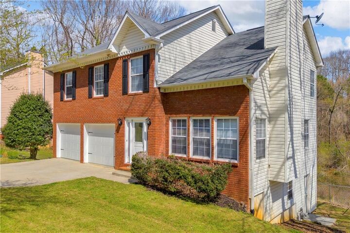 Property Photo: 4605 Creek Bluff Drive GA 30518