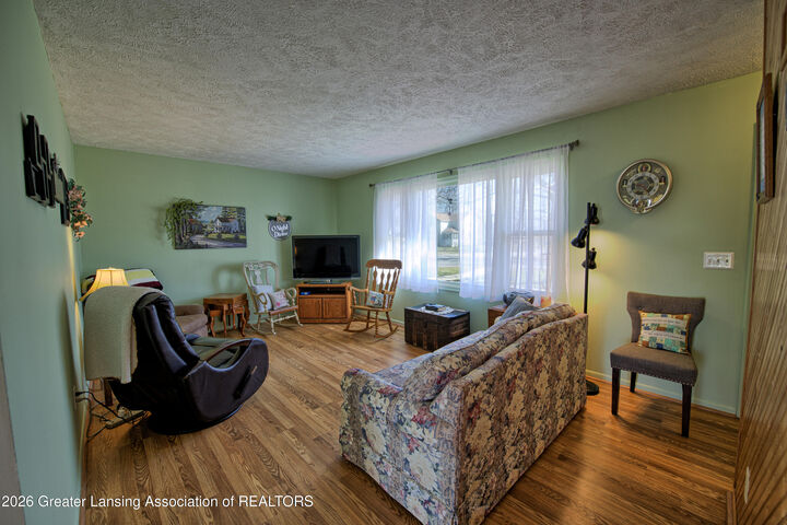 Property Photo:  302 S Summit Street  MI 48892 