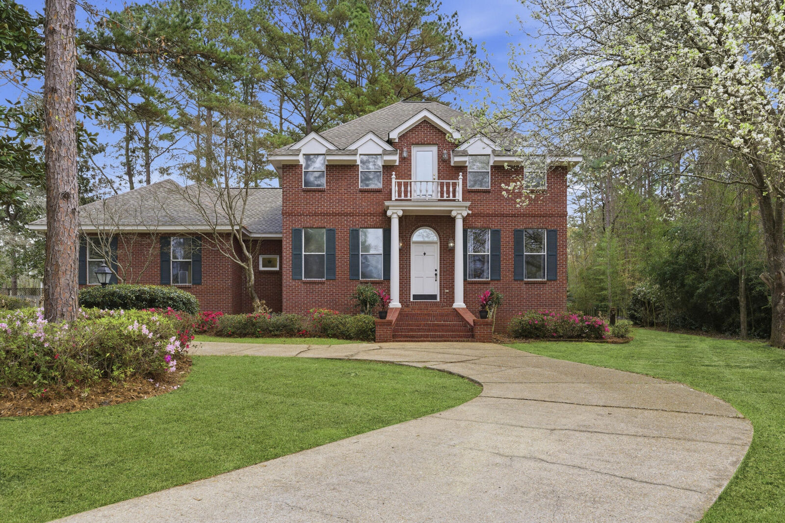 Property Photo:  78 Summertree Pl  MS 39402 