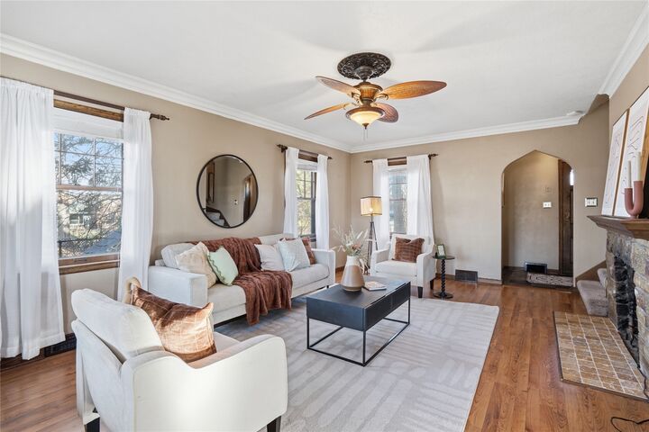 Property Photo:  1412 Chautauqua Parkway  IA 50314 