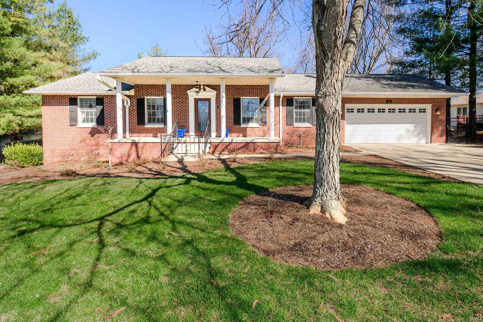 Property Photo:  1611 E Thornton Drive  IN 47401 