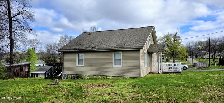 Property Photo: 2525 Edgewood Ave TN 37917