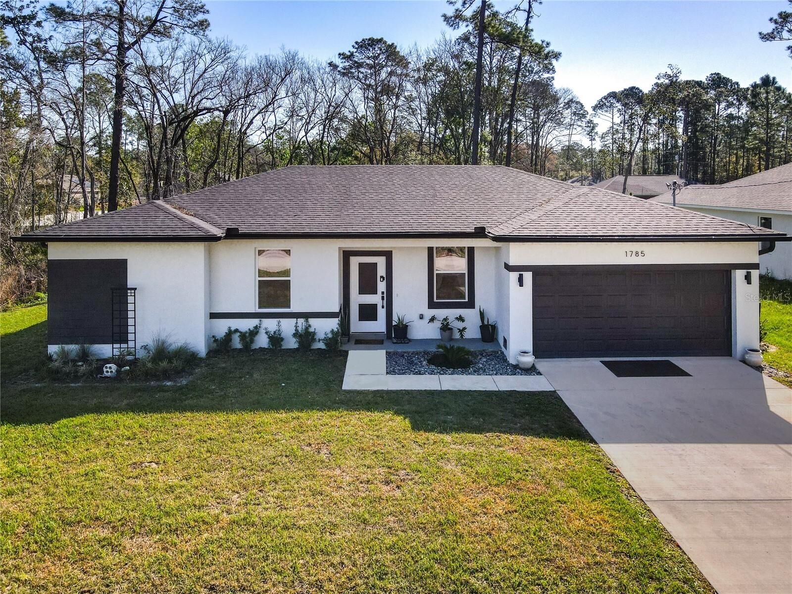 Property Photo: 1785 9th Avenue FL 32724