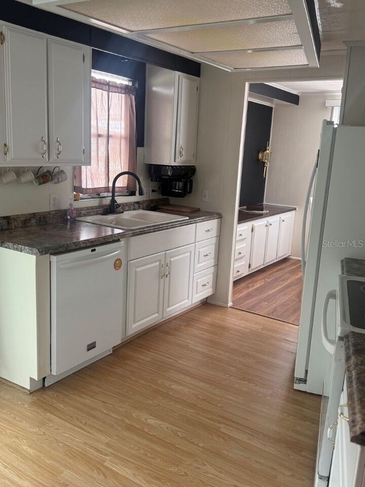 Property Photo:  6710 36th Avenue E 111  FL 34221 