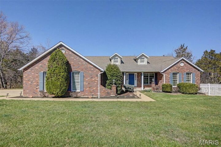 Property Photo: 2489 Stonegate Drive MO 63028