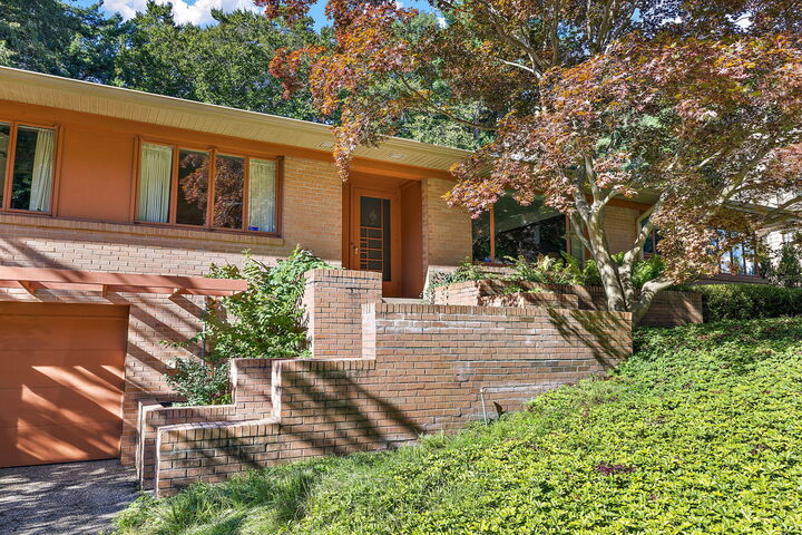 Property Photo:  375 Woodlawn Avenue  MI 49417 