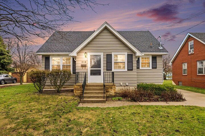 Property Photo:  318 Kingsley Avenue  MI 49085 