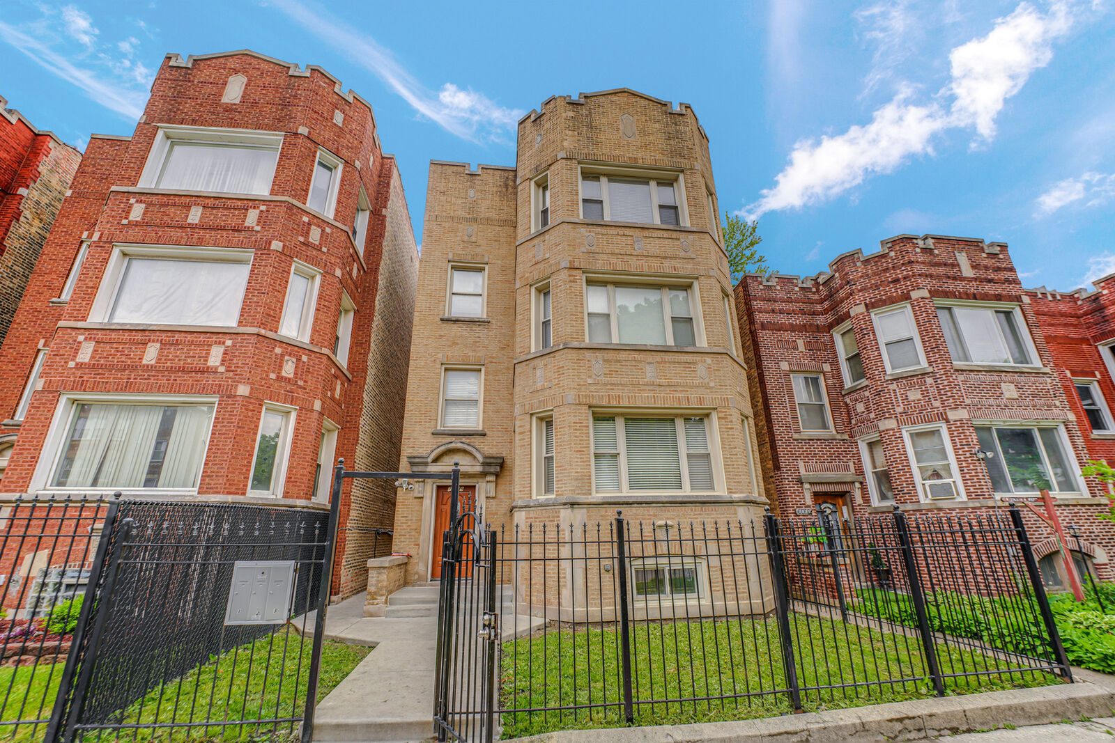 Property Photo:  7829 S Winchester Avenue  IL 60620 