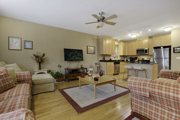 Property Photo: 6617 S Ingleside Avenue 2N IL 60637