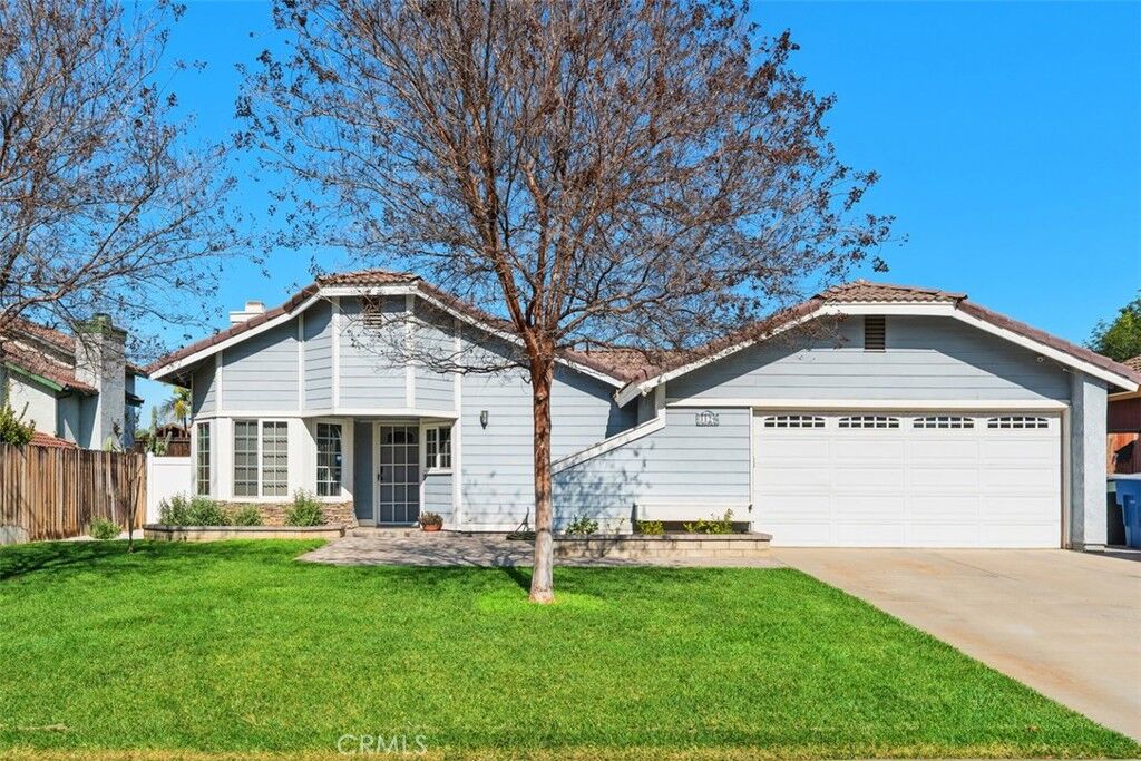 Property Photo: 3129 Wickham Dr CA 92503
