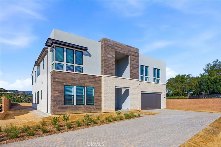 Property Photo: 22801 Seaqua Circle CA 91311