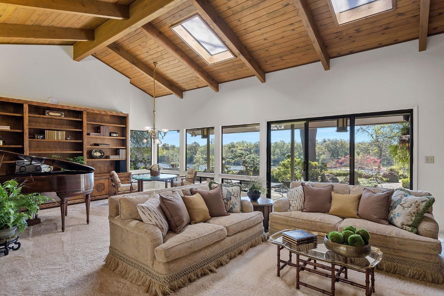 Property Photo: 23 Riverbank Place CA 95608