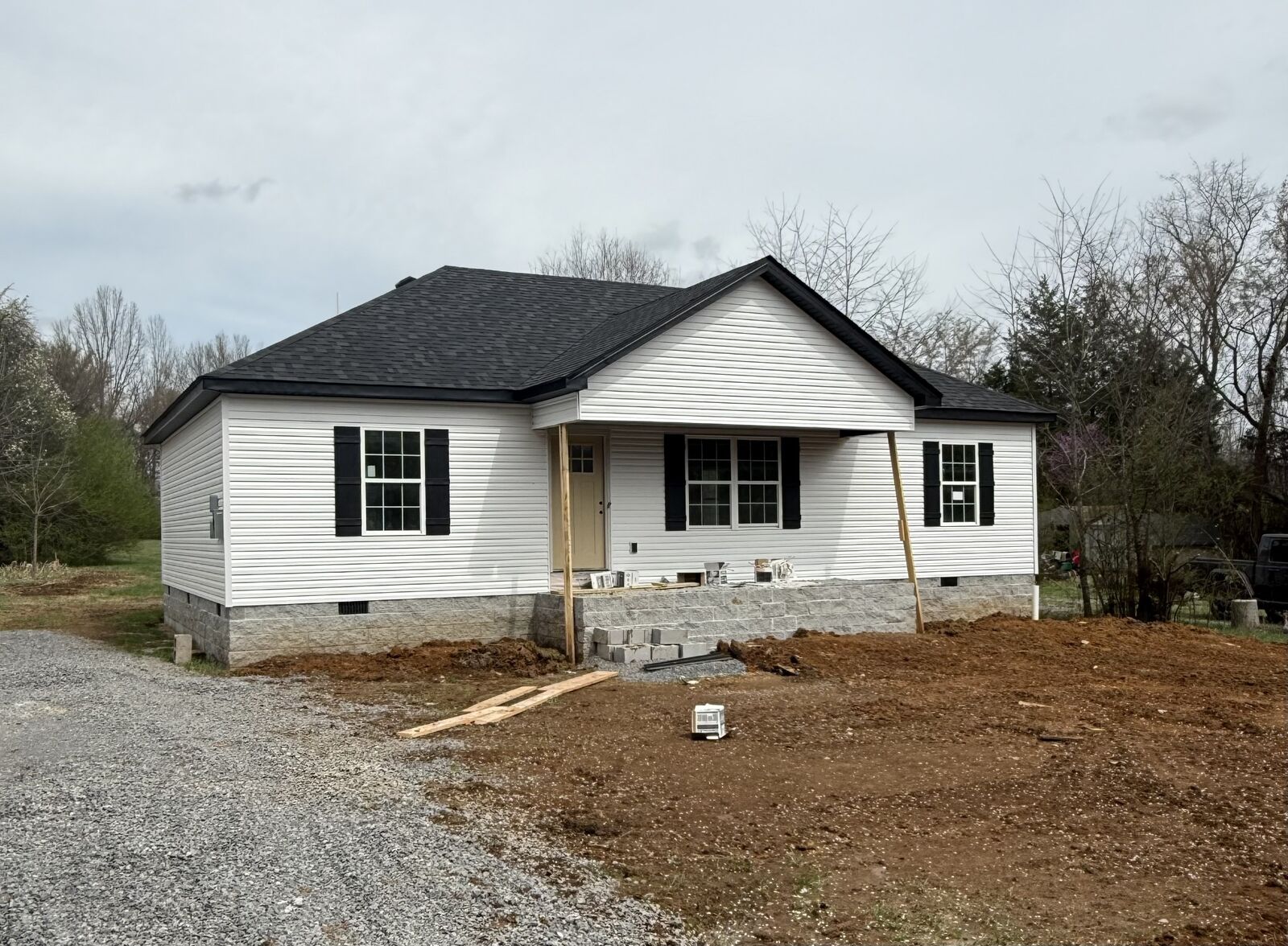 Property Photo:  207 Ledbetter Rd  TN 37160 