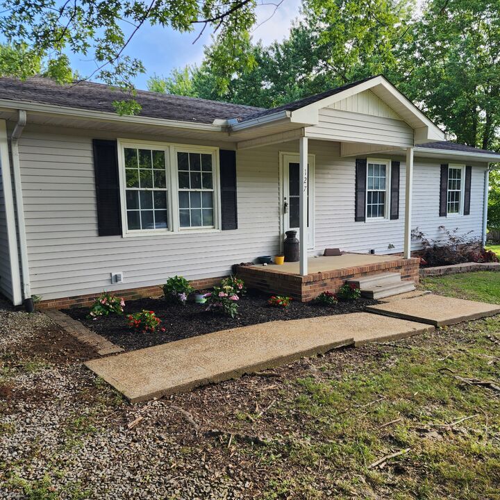 Property Photo:  127 Michael Cir  TN 38464 