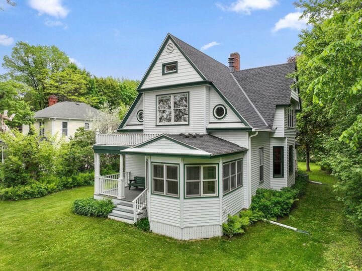 Property Photo:  216 Summit Avenue  MN 55012 