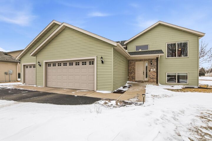 Property Photo:  305 Victory Loop  MN 56377 