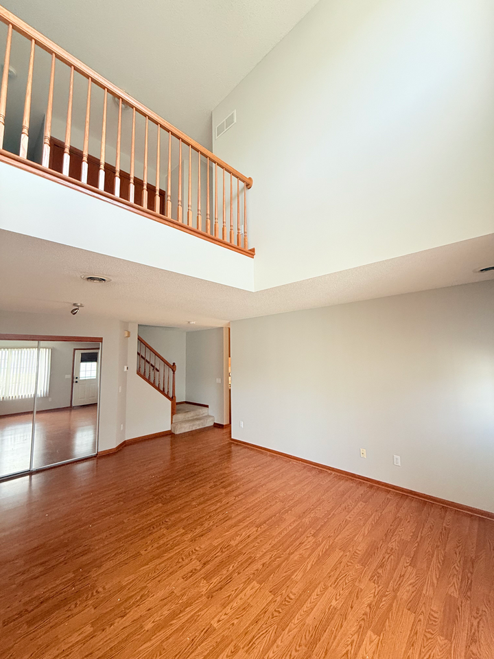 Property Photo:  443 Leeward Trail  MN 55129 