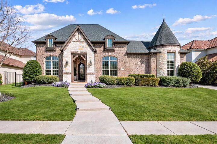 Property Photo: 2230 Emery Down Drive TX 75013