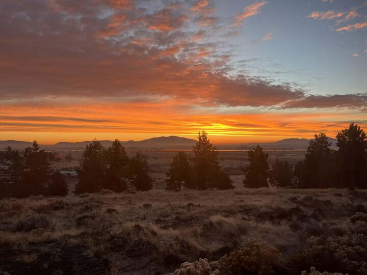 Property Photo:  6710 Jake Road  OR 97601 