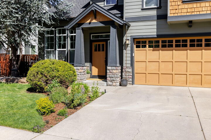 Property Photo:  61059 Snowberry Place  OR 97702 