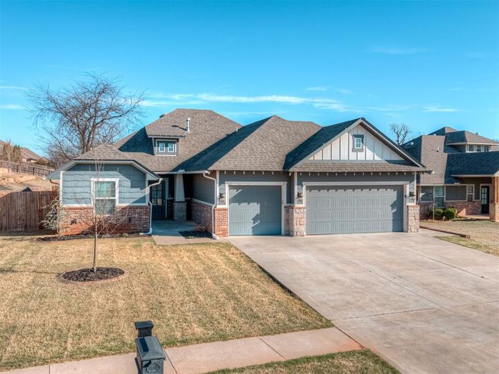 Property Photo: 2809 Cedar Creek Drive OK 73160