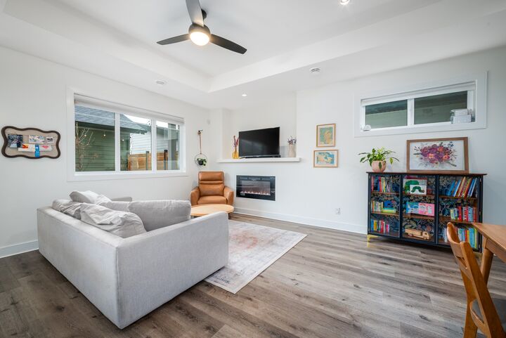 Property Photo:  805 Burne Avenue 4  BC V1Y 5P6 