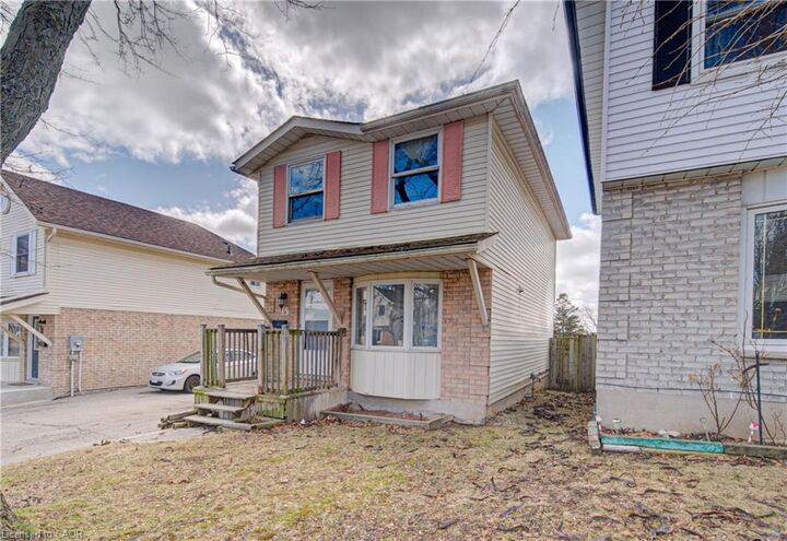 Photo de la propriété: 15 Carter Crescent ON N1R 7L9