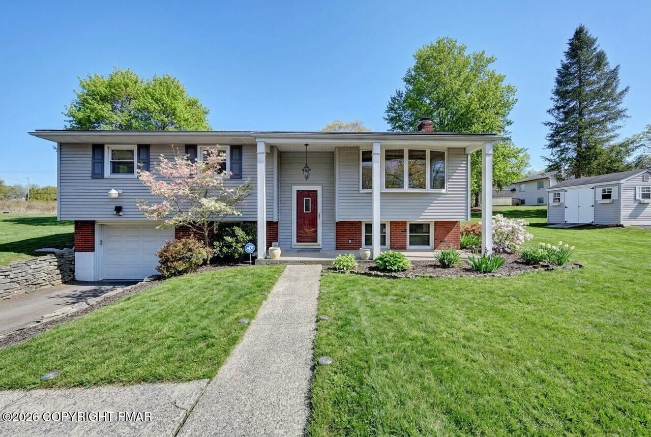 Property Photo: 110 Barn Owl Way PA 18301