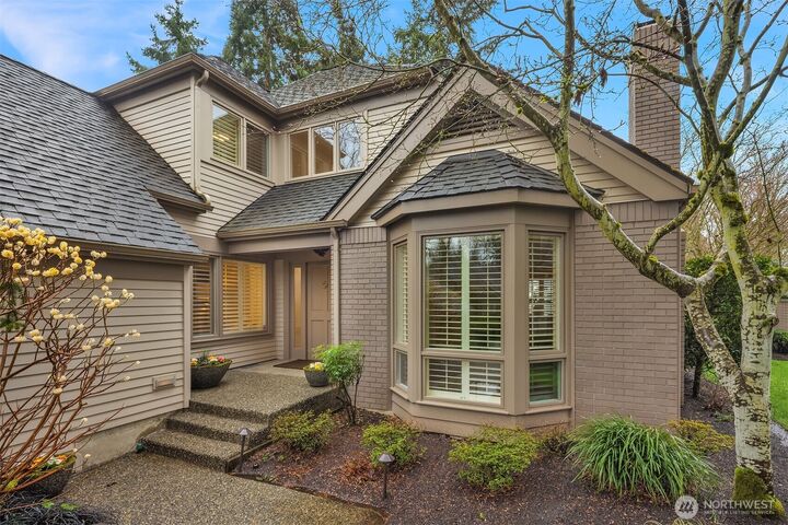 Property Photo:  1716  Bellevue Way NE  WA 98004 