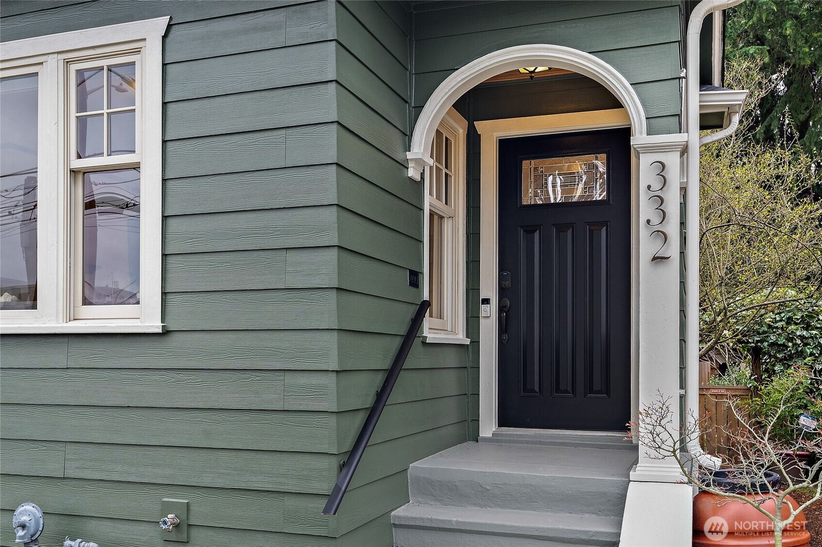 Property Photo: 332 25th Avenue WA 98122