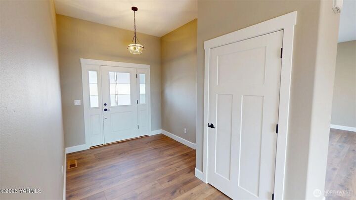 Property Photo:  4606 W Larch Avenue  WA 98903 