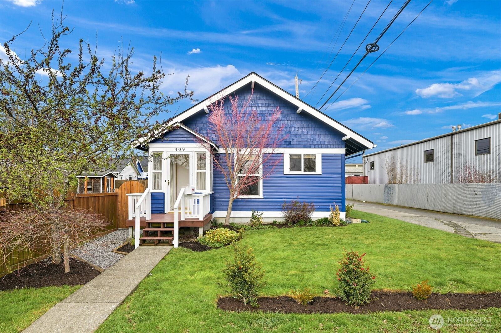 Property Photo:  409  Kentucky Street  WA 98225 