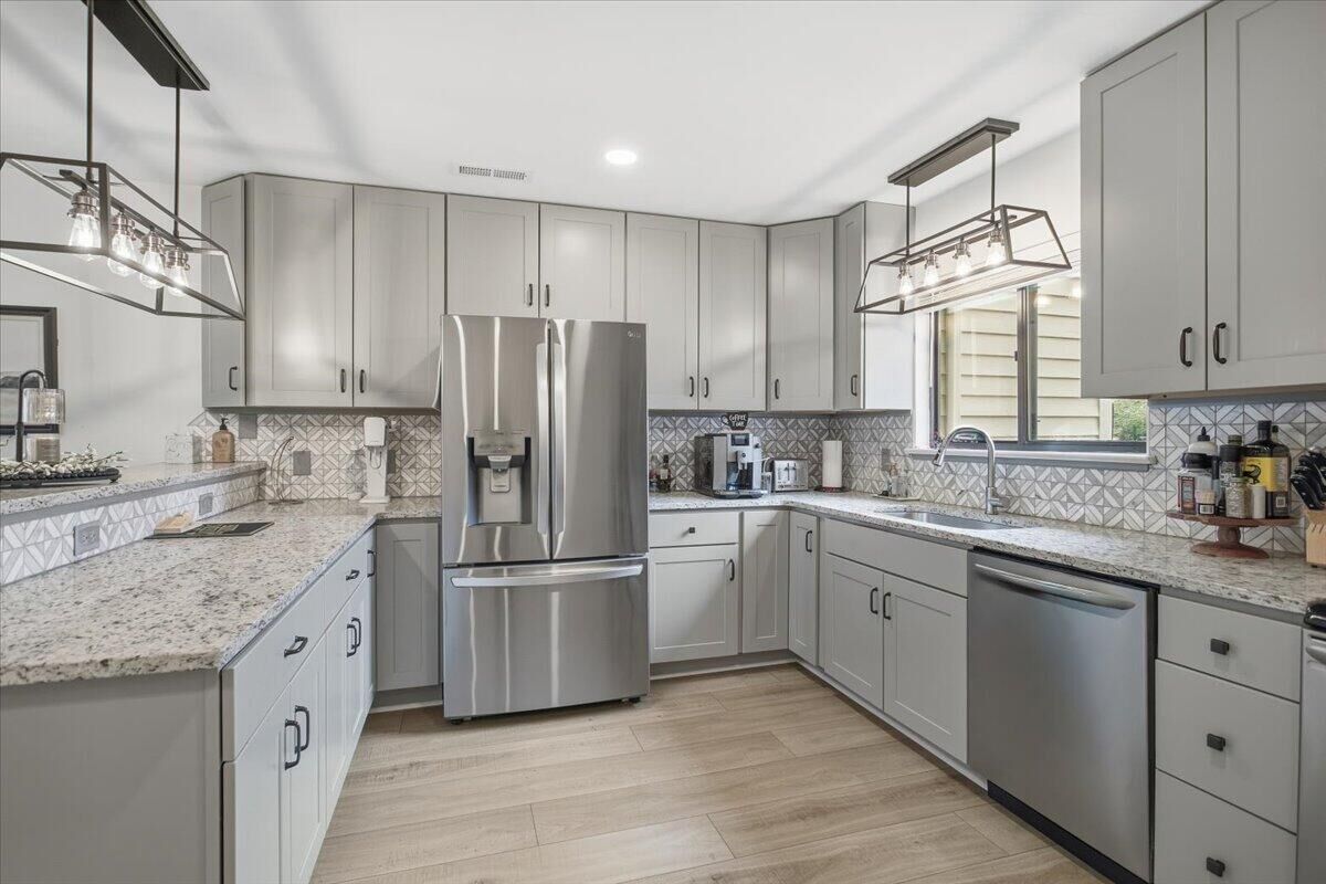 Property Photo:  219 Shoreline Marina Cir 122  VA 24121 