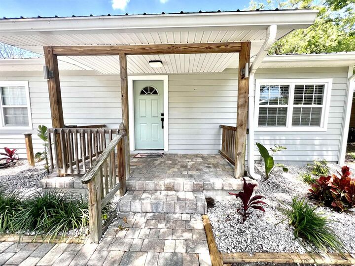 Property Photo:  804 W 2nd St  FL 32084 