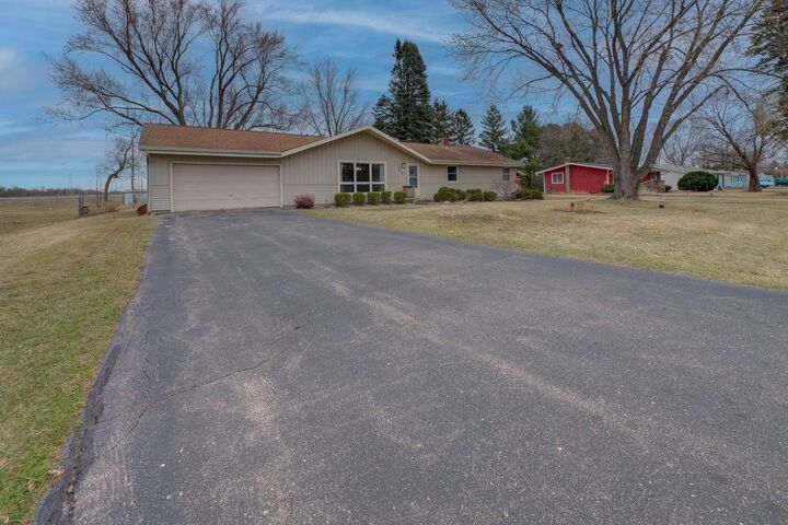 Property Photo:  2213 East Huebbe Parkway  WI 53511 