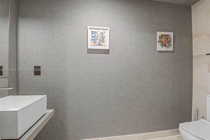 Property Photo:  1000 Brickell Plz 2912  FL 33131 